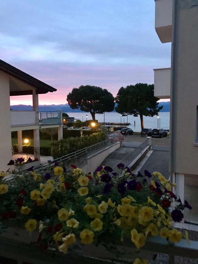 Casa Caterina Lake View Holidays Apartments Peschiera del Garda Luaran gambar