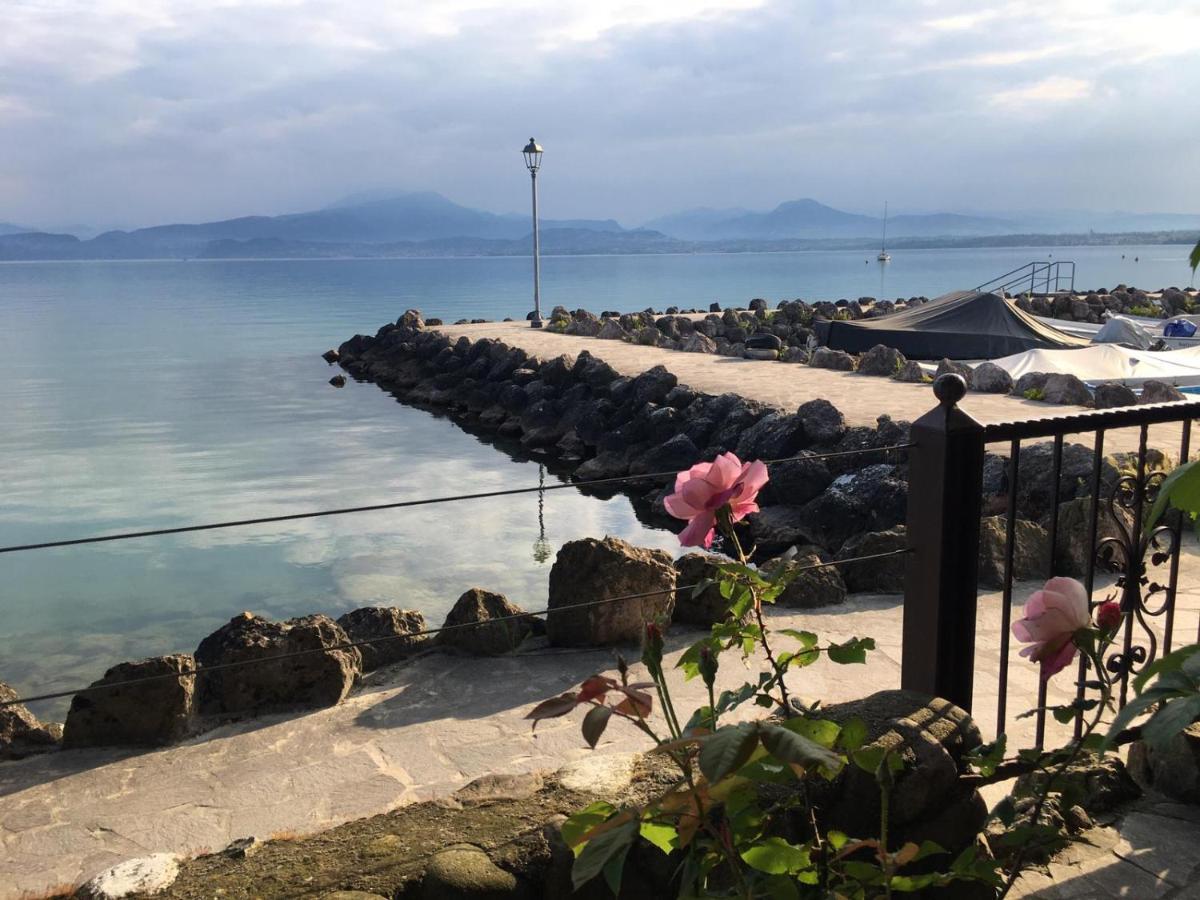 Casa Caterina Lake View Holidays Apartments Peschiera del Garda Luaran gambar
