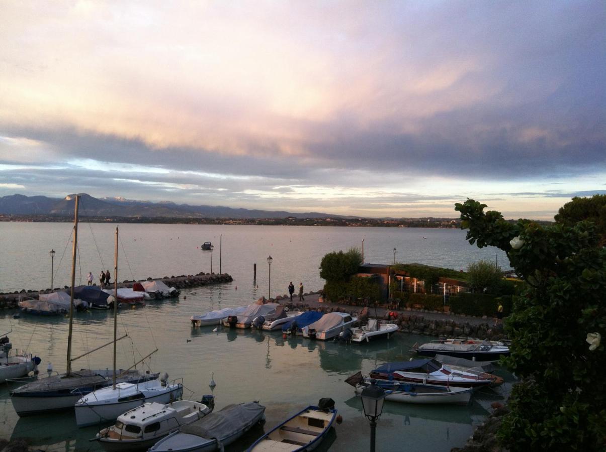Casa Caterina Lake View Holidays Apartments Peschiera del Garda Luaran gambar