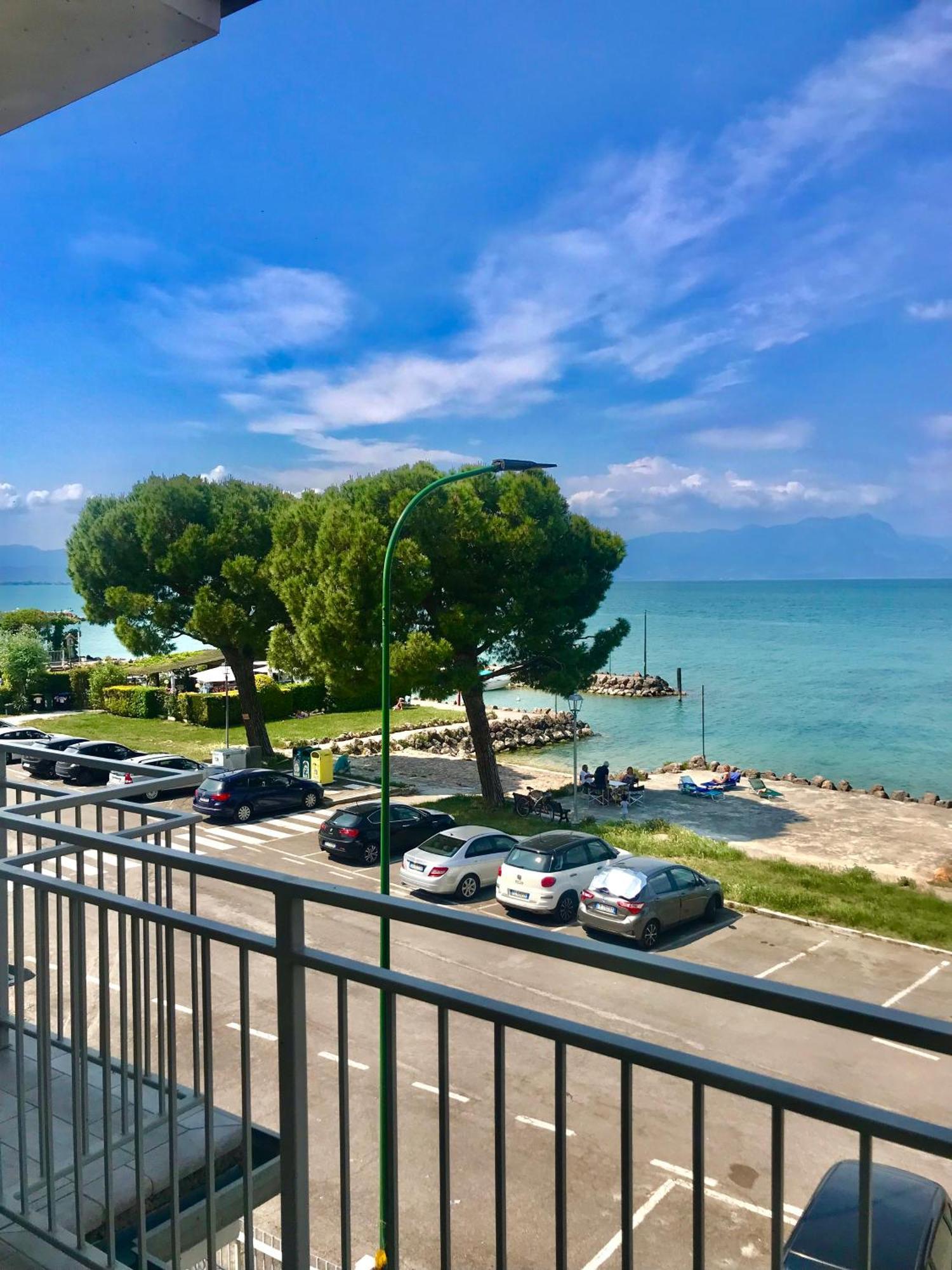 Casa Caterina Lake View Holidays Apartments Peschiera del Garda Luaran gambar